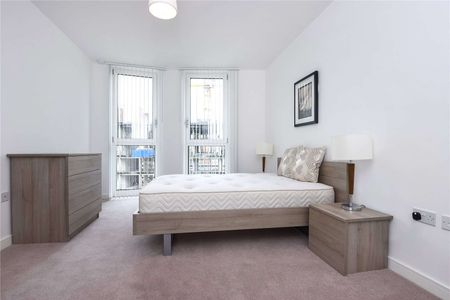 Set within the Riverside development, Enderby Wharf, is this amazing three bedroom, two bathroom furnished apartment. - Photo 4