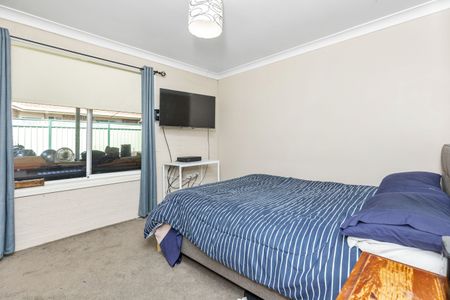 39 Warrambool Crescent Glenfield Park NSW - Photo 2