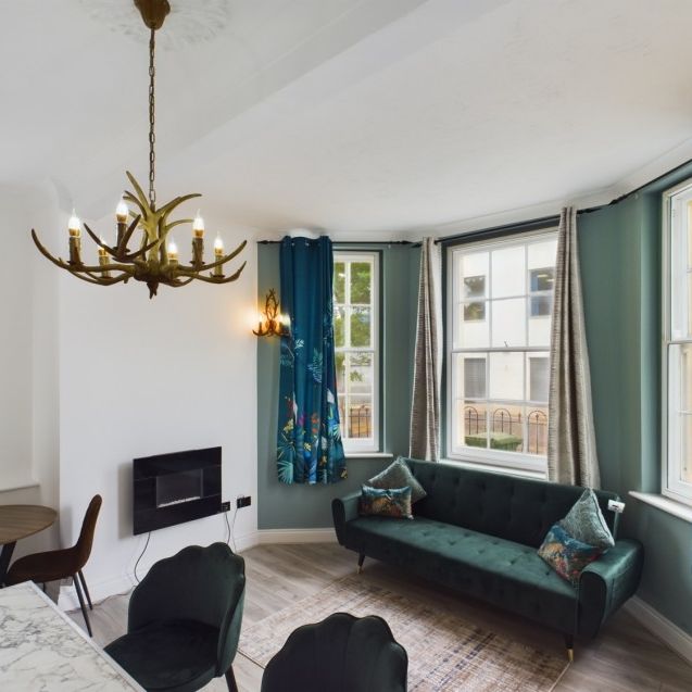 School House, Bennington Street, GL50 - Photo 1