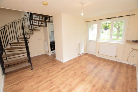 1 bedroom semi-detached house to rent - Photo 2