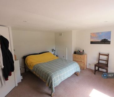 2 bedroom semi-detached house to rent - Photo 4