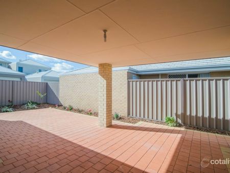 BREAK LEASE - Modern Family Comfort in a Prime Southern River Location - Photo 2