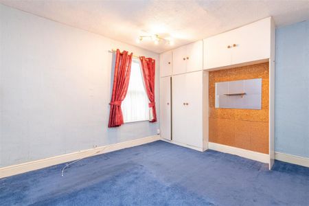 2 bed House - Mid Terrace To Let - Photo 3