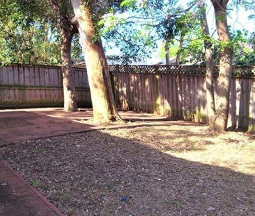 Spacious Townhouse in Prime Location - Photo 6