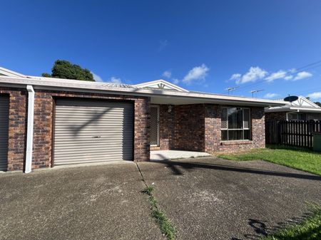 2 Bedroom Lowset Brick Unit - Walking Distance to Hospital - Photo 2