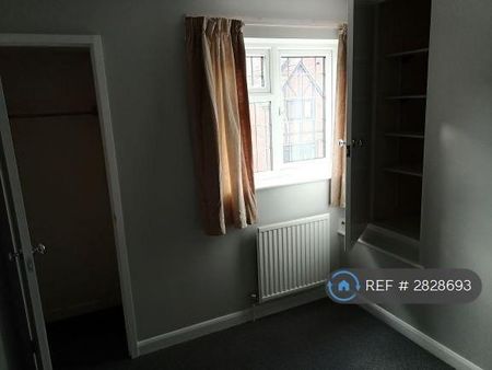 4 bedroom detached house to rent - Photo 2