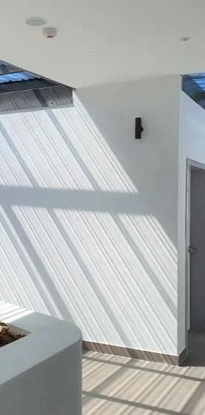 Impressive Studio Moments from the Beach & Shops - Photo 2