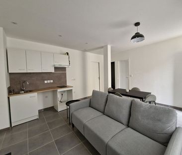 A LOUER T2 BIS MEUBLE SIGEAN - Photo 3