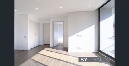 North facing one bedroom apartment on quiet street - Photo 2