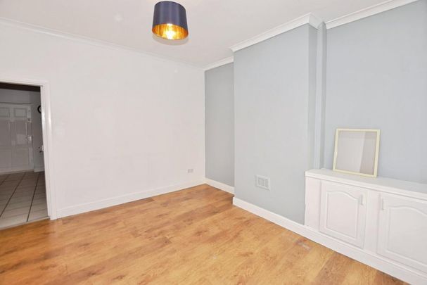 2 bedroom end of terrace house to rent - Photo 1