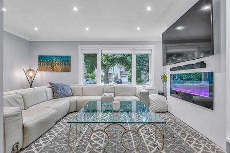 For Lease - 115 Ashbourne Drive, Toronto, Ontario - Photo 2