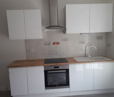 Location Appartement 2 pièces 50m² ROYAN 17200 - Photo 1