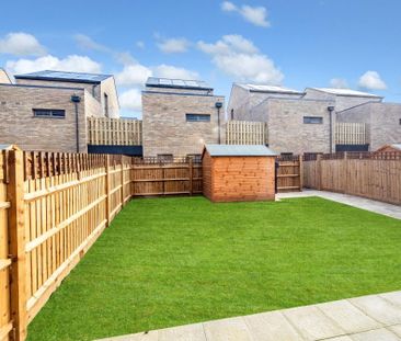 4 bedroom terraced house to rent - Photo 1