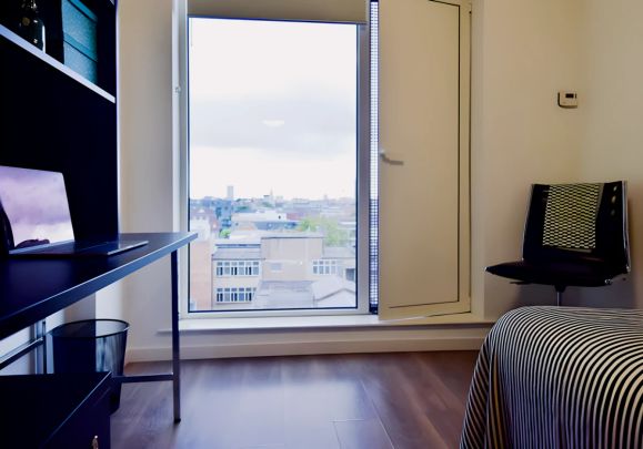 Silver Two Bed Apartment - Photo 1