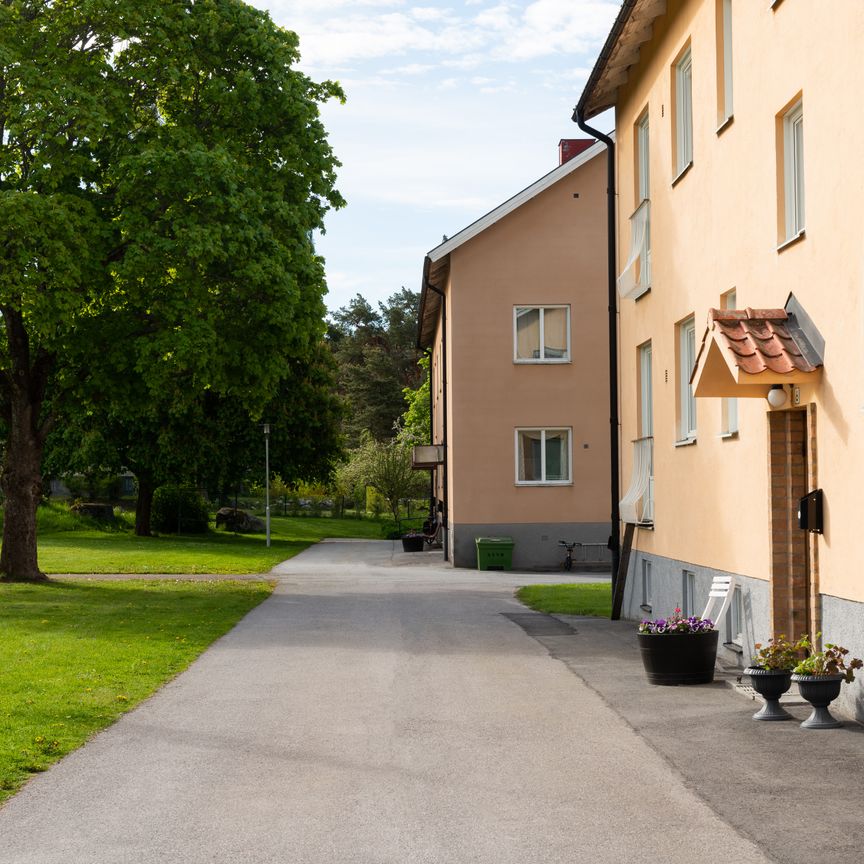 Rimbo skolväg 15 B - Photo 1