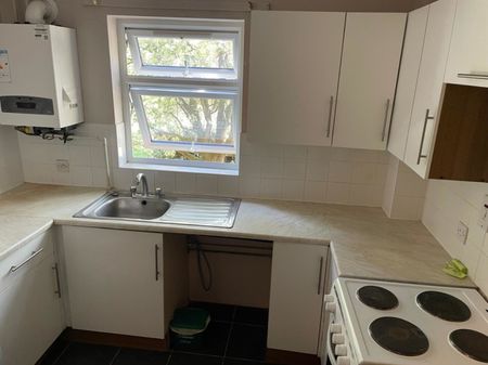 1 bedroom Flat - Baron Court, Stevenage - Photo 5