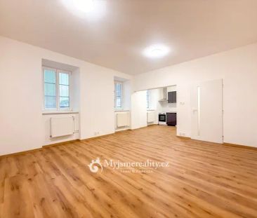 Pronájem zrekonstruovaného bytu 1+kk 35 m - Photo 1