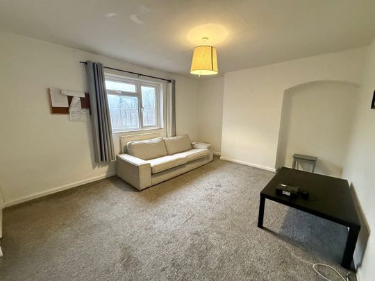 4 bedroom semi-detached house to rent - Photo 1