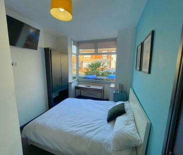 1 bedroom in a house share to rent - Photo 4