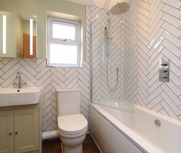 2 bedroom semi-detached bungalow to rent - Photo 3