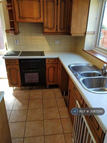 3 bedroom detached house to rent - Photo 4