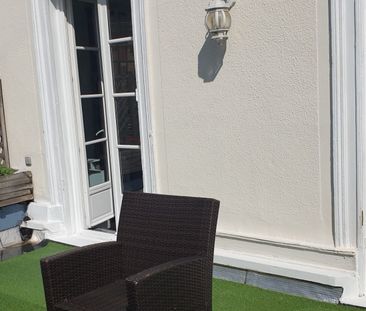 AU PIED DU CENTRE ET DE LA GARE, SPACIEUX T2 MEUBLÉ DE 50M² AVEC TE... - Photo 3