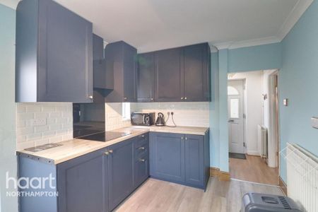 3 bedroom terraced house to rent - Photo 4