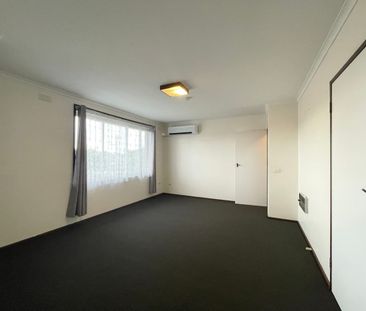 Updated 2 bedroom apartment - Photo 6