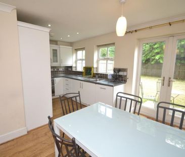 4 bedroom terraced house to rent - Photo 1