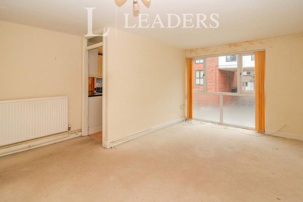 2 bedroom flat to rent - Photo 1