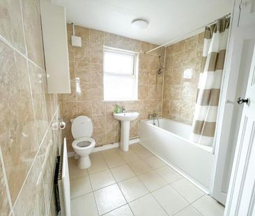 2 bedroom maisonette to rent - Photo 6