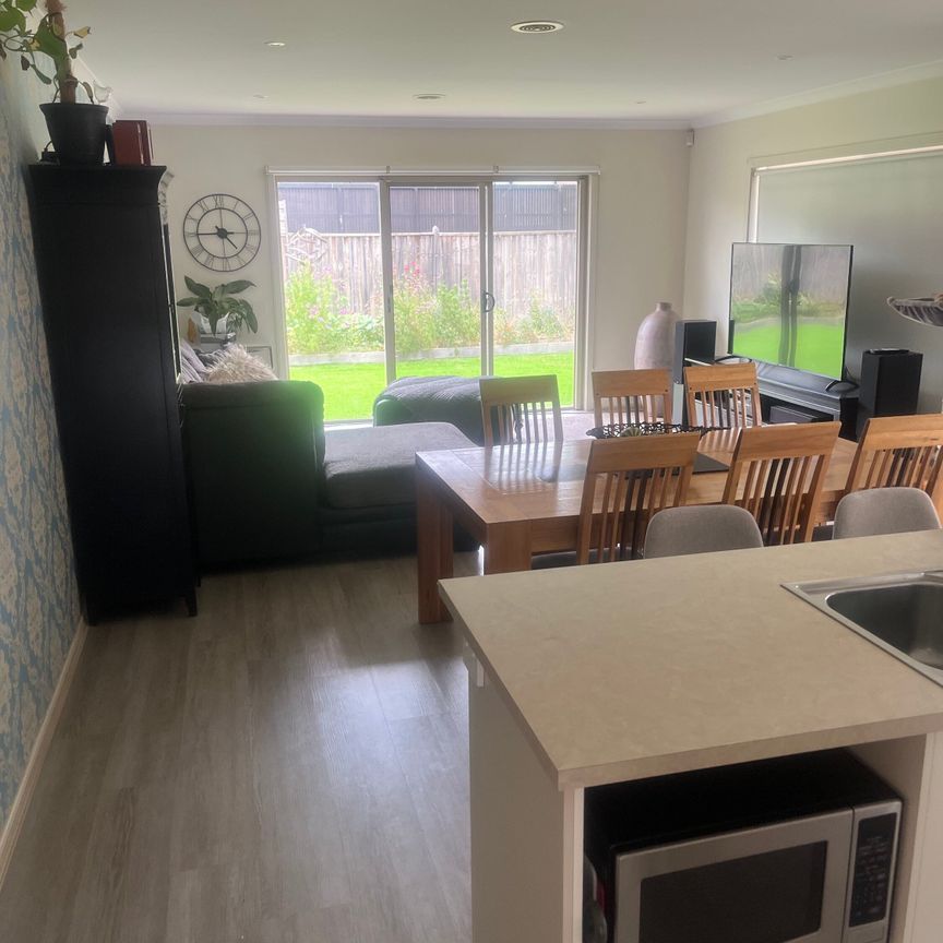 Point Cook - Photo 1