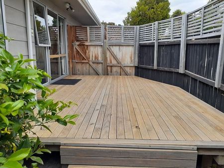 Cosy City Pad with Private Deck - Photo 4