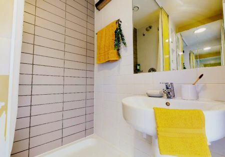 Gold En Suite - Photo 5