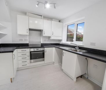 3 bedroom semi-detached house to rent - Photo 5