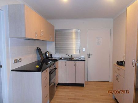 Newmarket - central 2 bdm apartment - Photo 5