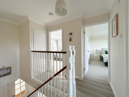 4 bedroom detached house to rent - Photo 2