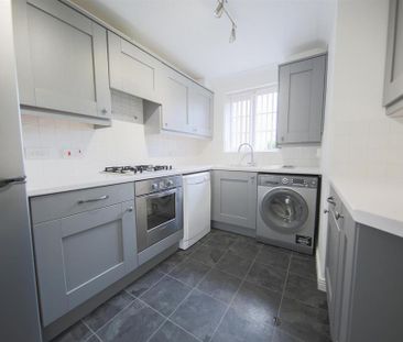 4 bedroom terraced house to rent - Photo 3