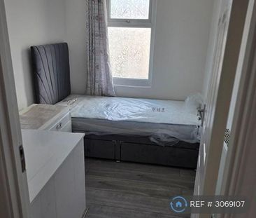 4 bedroom terraced house to rent - Photo 5