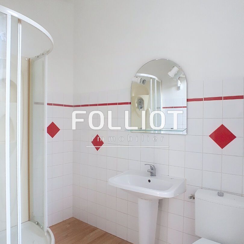 VILLEDIEU LES POELES : appartement T2 (32 m²) à louer - Photo 1