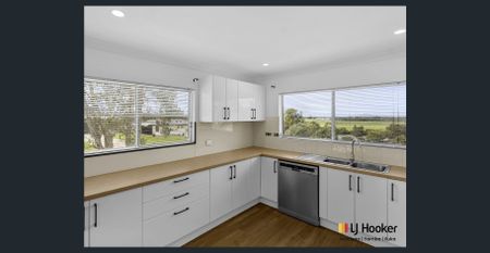 Peaceful Riverside Home Surrounded by Gardens, Bushland and Resort-Style Amenities - Photo 5