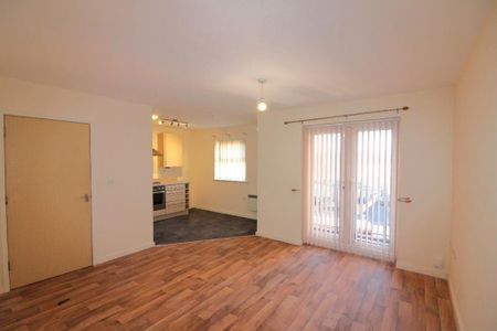 2 bedroom flat to rent - Photo 2