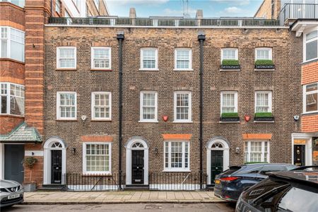 Spacious four bedroom townhouse of approximately 2,521 square feet. - Photo 3