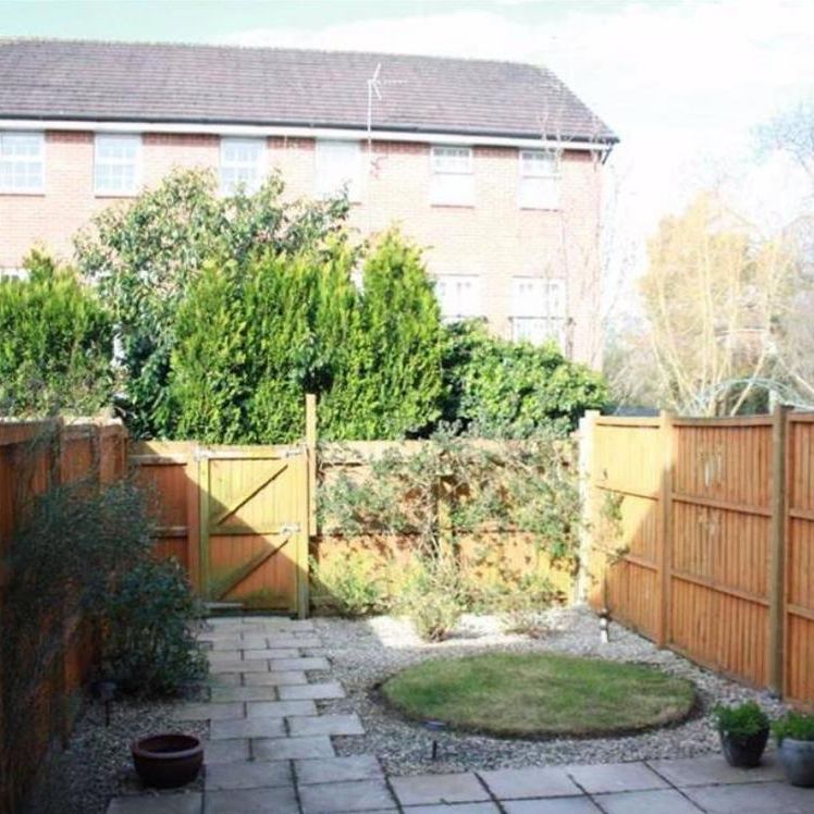 4 bedroom terraced house to rent - Photo 1