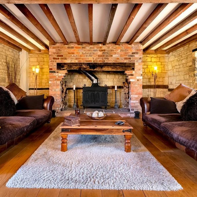 5 bedroom barn conversion to rent - Photo 1
