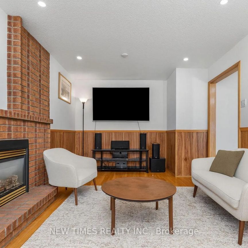 19 COVERDALE CRESCENT - Photo 1