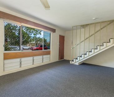 3/4 Goldring Street, Hermit Park QLD 4812 - House For Rent | Domain - Photo 1