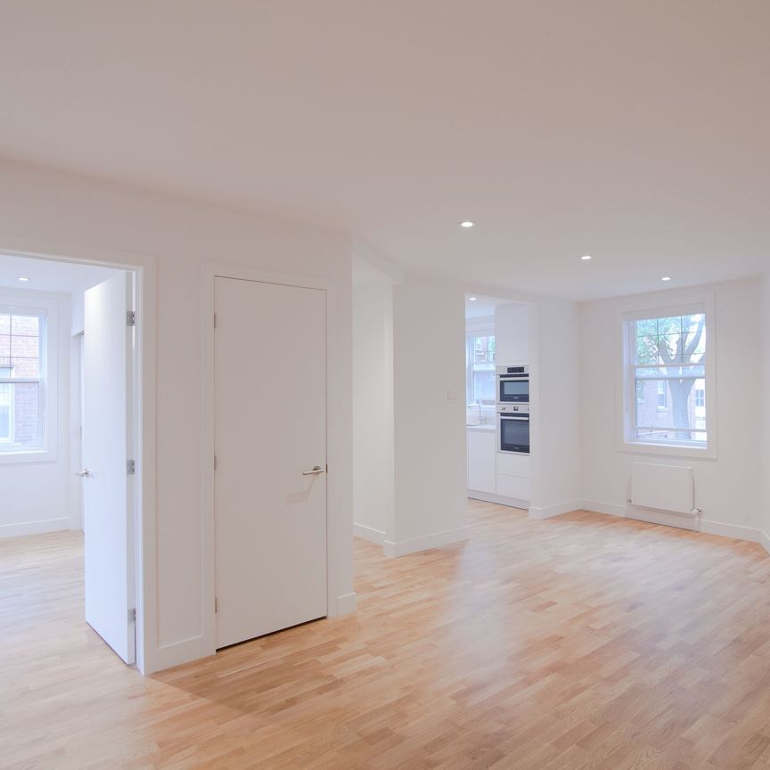 5552 Snowdon Street - Photo 1