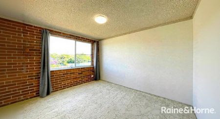 Walking distance to town centre - 2 bedroom unit including water - Photo 5