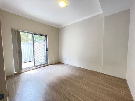 3 bed apartment for lease - Riverside Location, Electrifying Specs!! - Photo 5